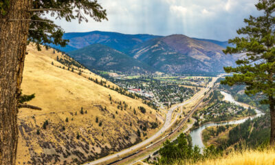 Cette ville du Montana offre de nombreuses montagnes luxuriantes, des sites historiques et des sentiers de randonnée pittoresques