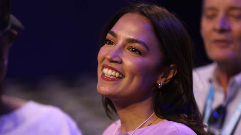 Alexandria Ocasio-Cortez à la Convention nationale démocrate en 2024