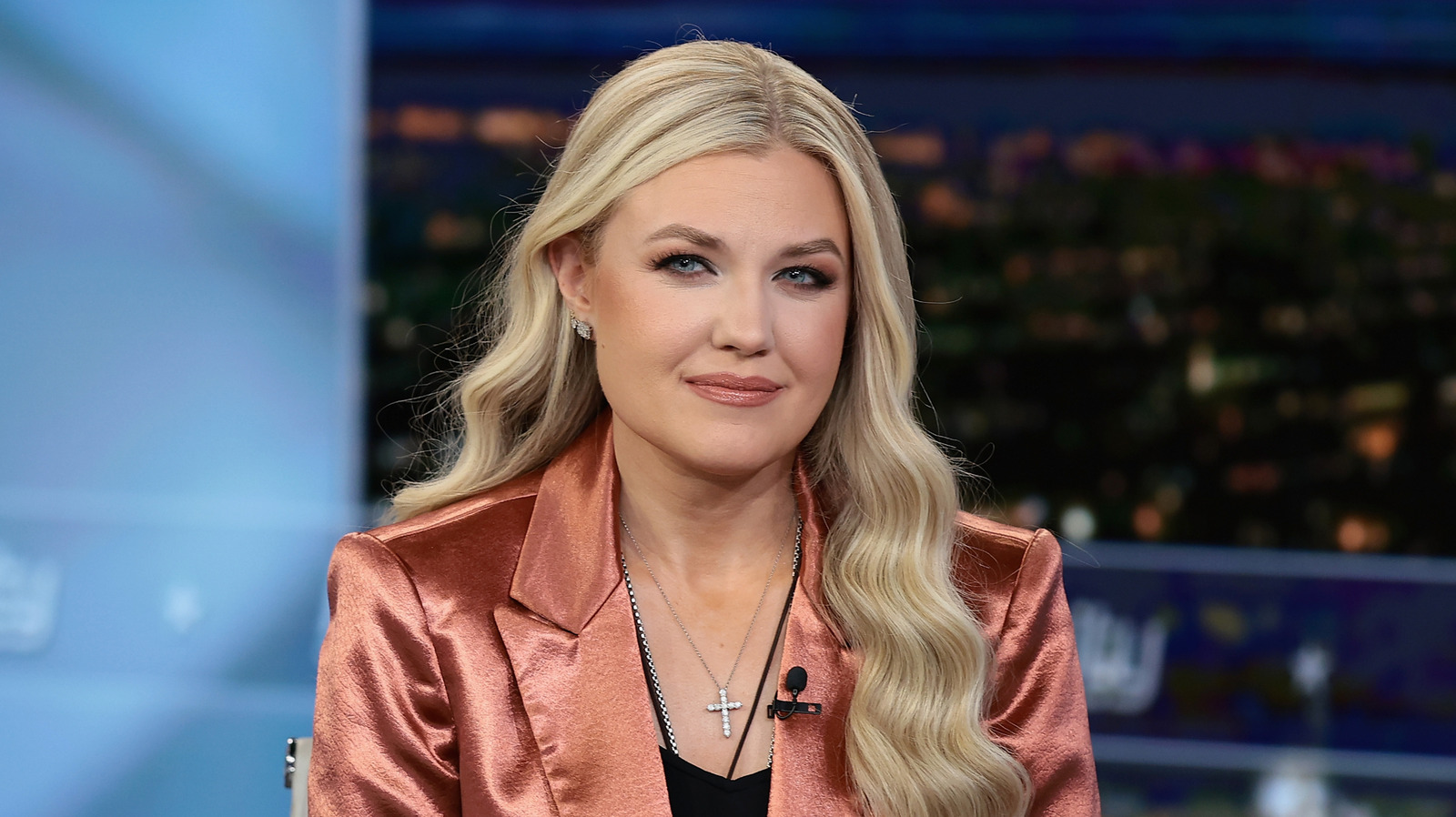 Erika Kirk avait l'air si différente avec ses cheveux bruns chauds avant d'épouser Charlie