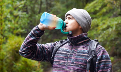 Pourquoi les médecins avertissent les campeurs de ne jamais boire d'eau de pluie
