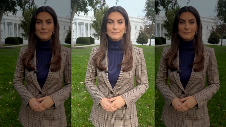 Kaitlan Collins devant la Maison Blanche en octobre 2025