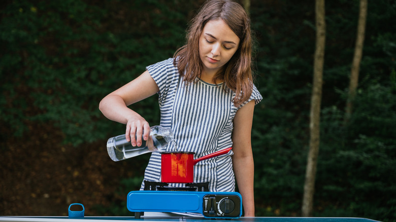 eau bouillante pour camping-car