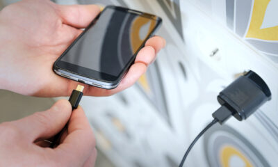 4 des téléphones avec ports de charge les plus étranges utilisés avant l’USB-C