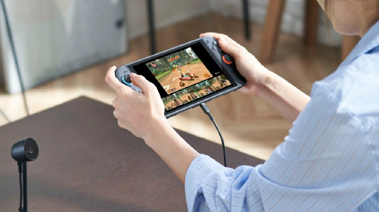 Une Nintendo Switch 2 montrant Mario Kart World en mode portable.