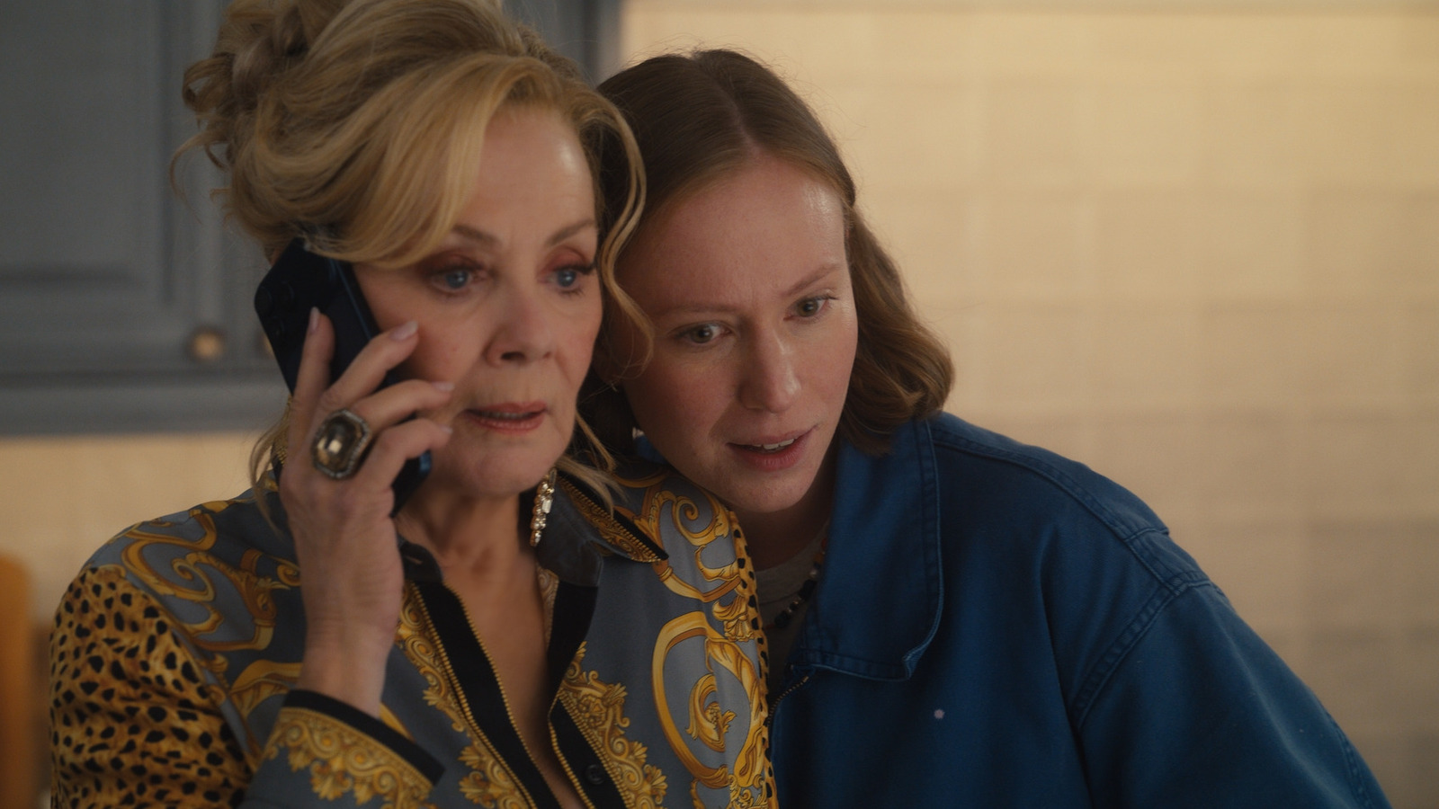 La star du hack Hannah Einbinder n'a pas hésité à parler de l'IA (et c'est hilarant)