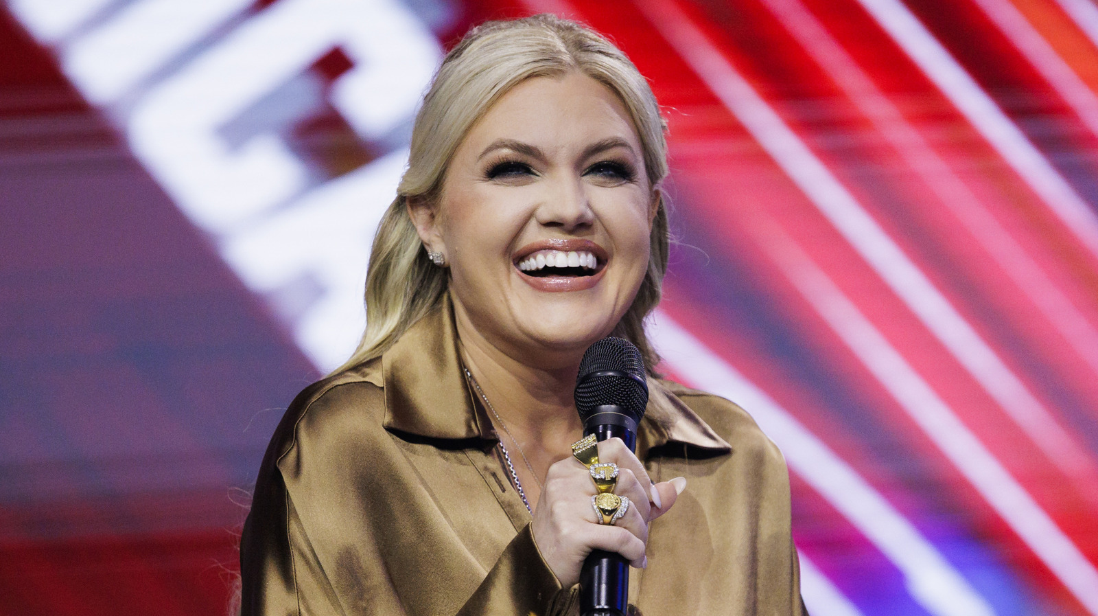 Tendances dépassées qu'Erika Kirk portait longtemps après être devenues démodées