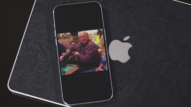 iPhone avec un mème