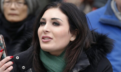 Les baskets obsolètes de Laura Loomer ont ruiné sa tenue de la soirée électorale de 2024