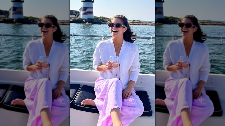 Kaitlan Collins sur un bateau à Cape Cod en août 2023