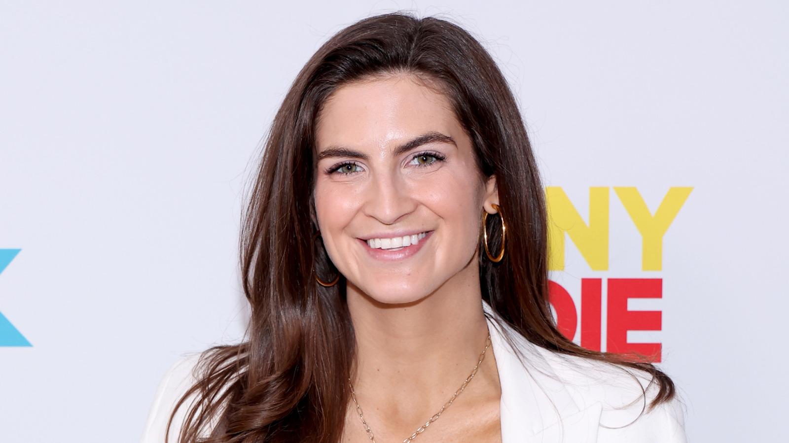 Les coupes décontractées de Kaitlan Collins mettent en lumière son style amusant hors-antenne