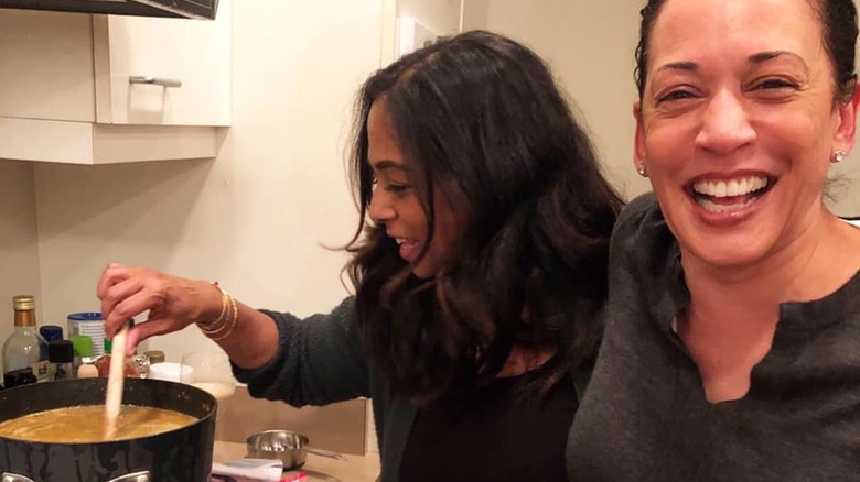 Kamala Harris cuisine avec sa sœur à Noël