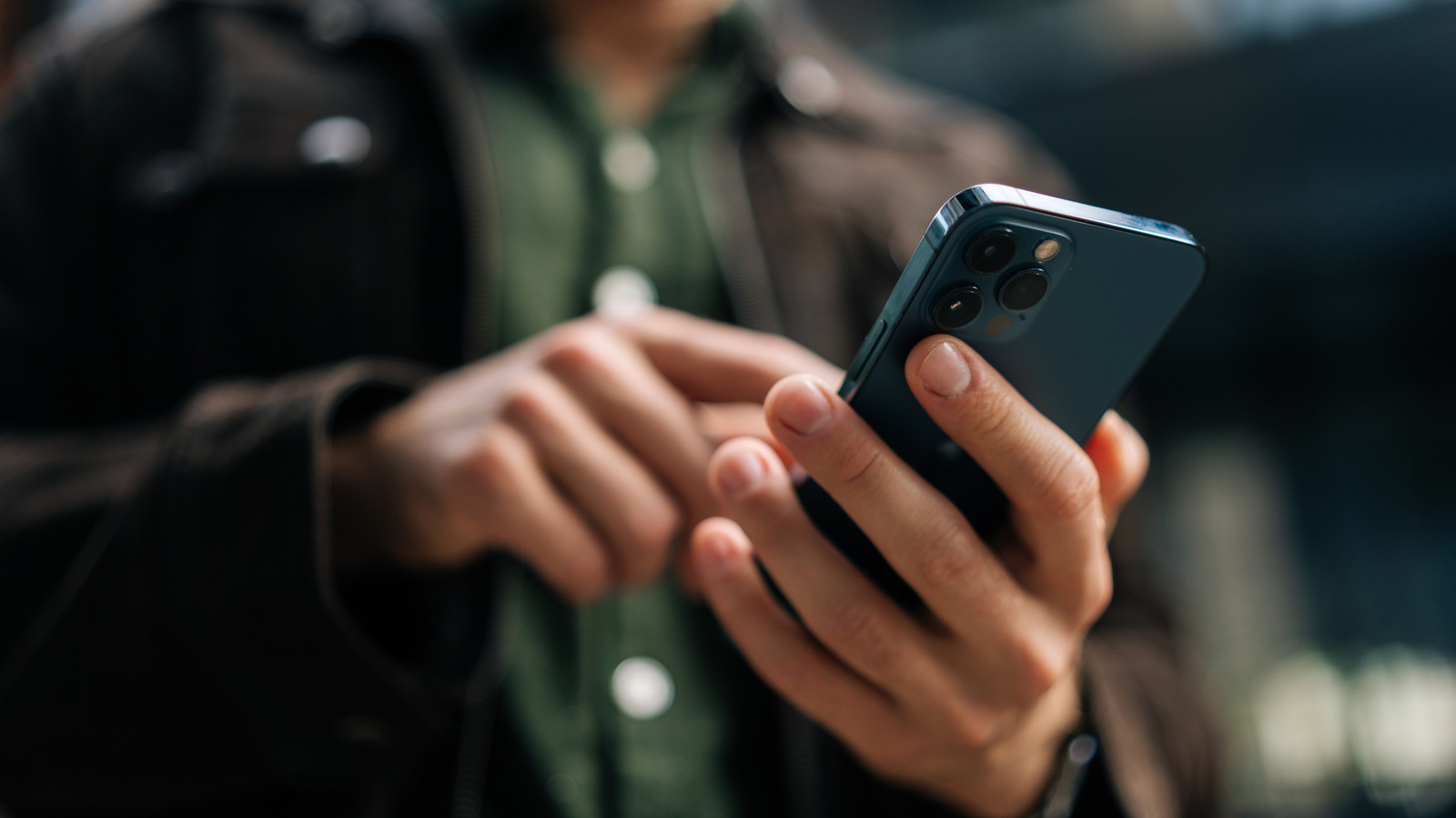 Le FBI prévient que des cybercriminels étrangers ont ciblé les utilisateurs d'applications de messagerie