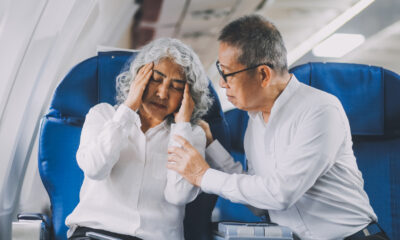 Les scientifiques affirment que les couples âgés ne devraient pas s'asseoir ensemble dans les avions. Voici pourquoi