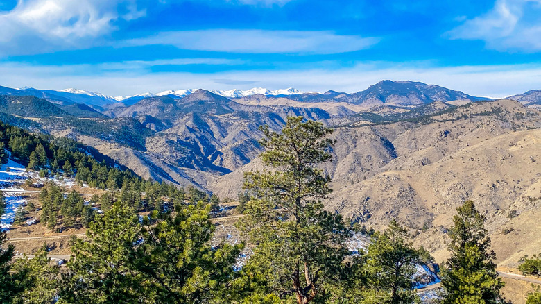 une vue de Lookout Mountain à Golden, Colorado vers les montagnes Rocheuses