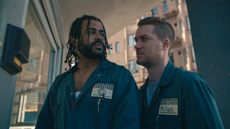 Collin (Daveed Diggs) et Miles (Rafael Casal) côte à côte sur 
