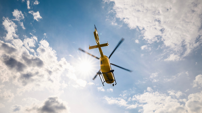 Hélicoptère de sauvetage médical volant