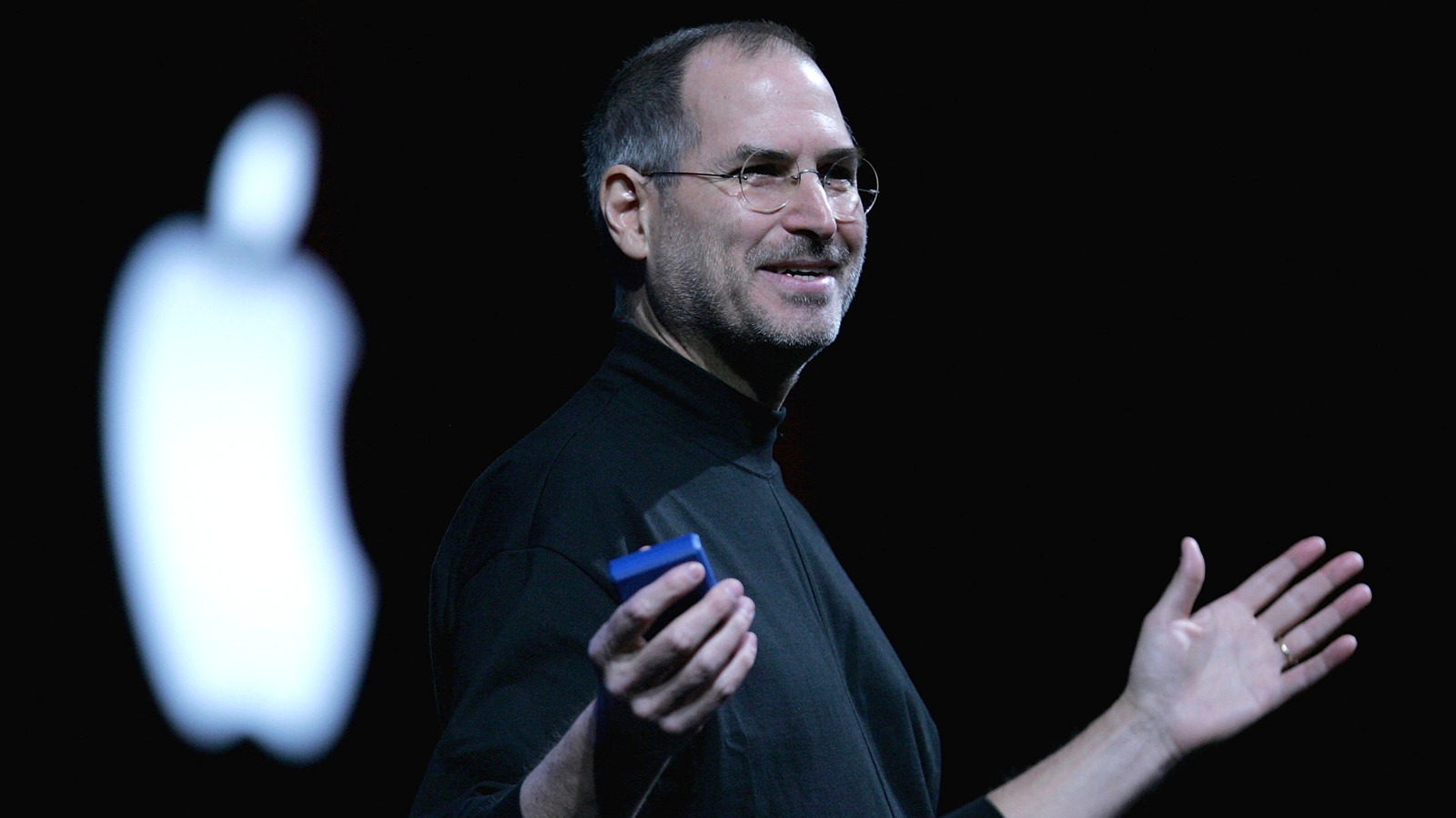 Cet iPhone de luxe ridicule comprend un morceau du véritable col roulé de Steve Job