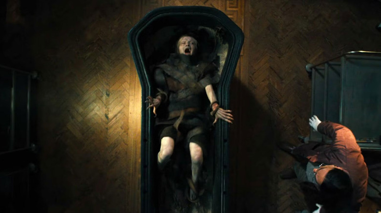 Katie se réveille en hurlant dans The Mummy de Lee Cronin