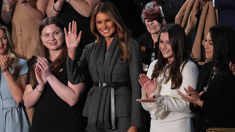 Melania Trump et d'autres assistent au discours du président américain Donald Trump lors d'une session conjointe du Congrès au Capitole des États-Unis le 4 mars 2025 à Washington, DC.