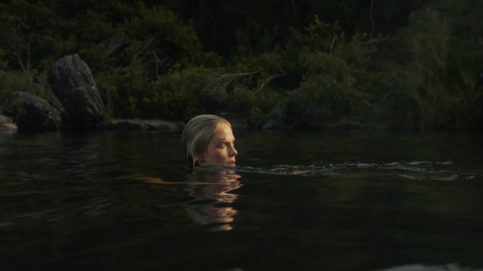 Revue Apex : Taron Egerton chasse Charlize Theron dans ce thriller Netflix prévisible mais efficace