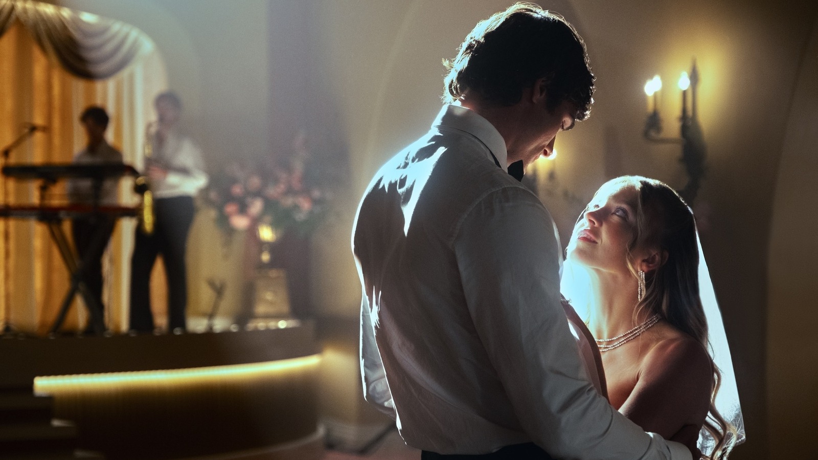 Les fans d'Euphoria ne se retiennent pas sur le score de la saison 3 de Hans Zimmer