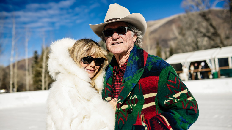 Goldie Hawn et Kurt Russell robustes dans la neige