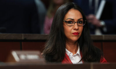 Le style désuet de Lauren Boebert atteint son apogée avec un manteau vu dans tous les couloirs de lycée des années 2000