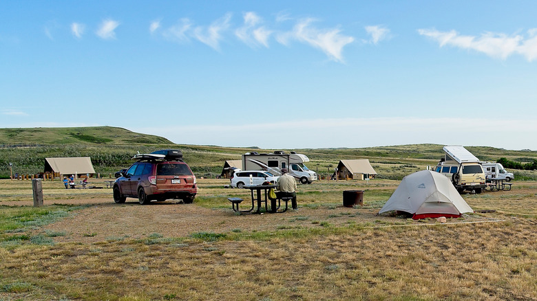 Paysage de camping dans le parc national des Prairies Canada