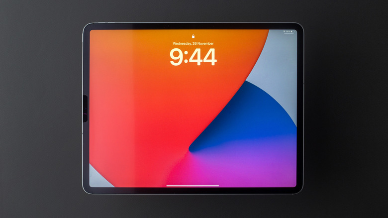 iPad Pro sur fond noir