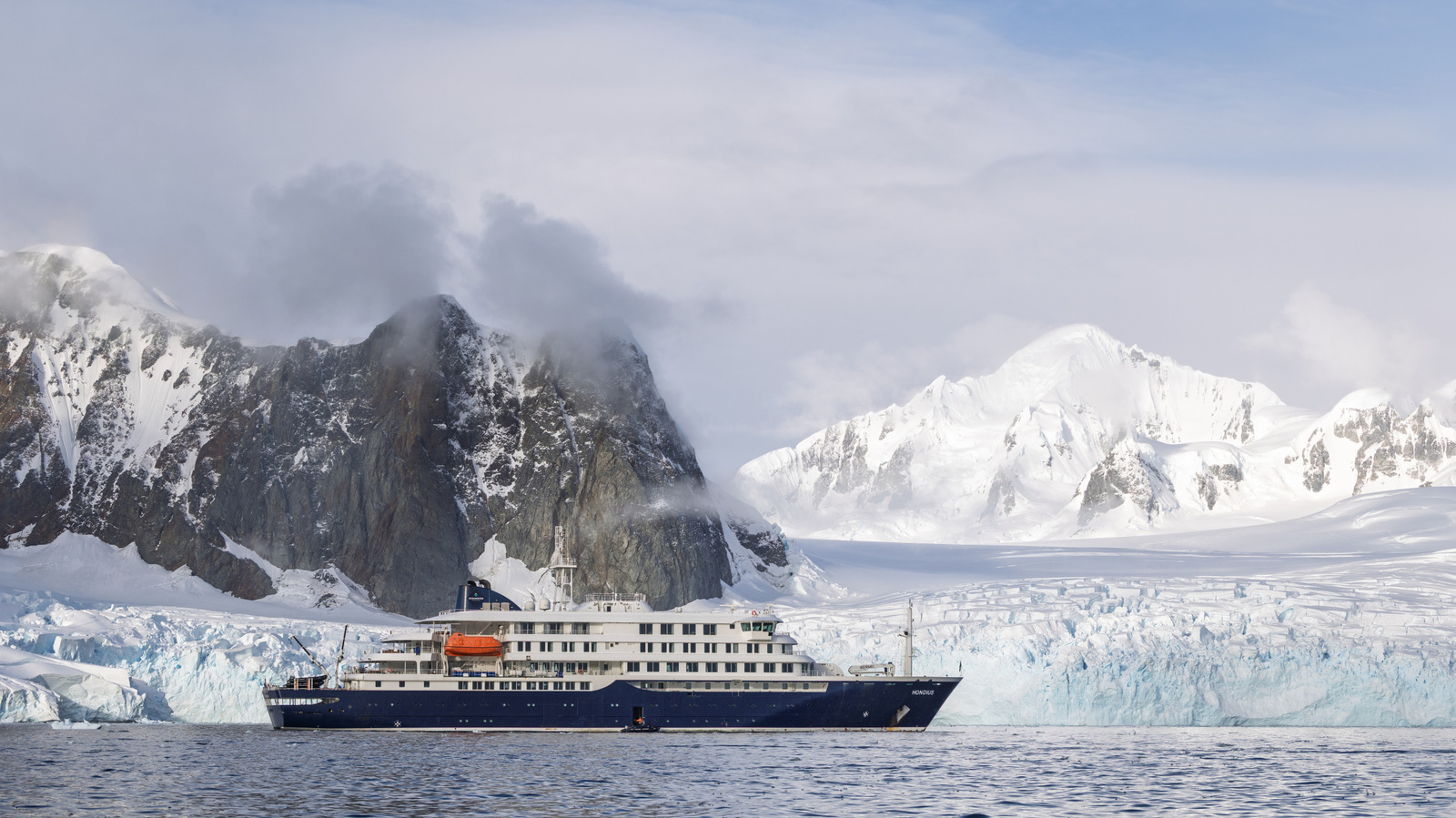 Deux épidémies virales dangereuses frappent les passagers des croisières
