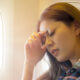 Les moyens les plus efficaces de mieux dormir dans un avion, selon la science