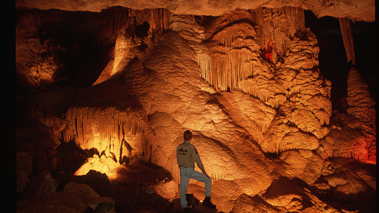 à l'intérieur des cavernes de Cumberland au Tennessee