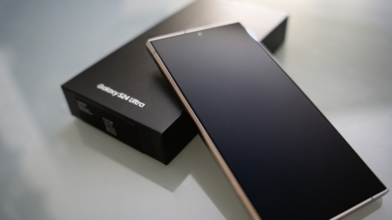 Samsung S24 Ultra avec boîte