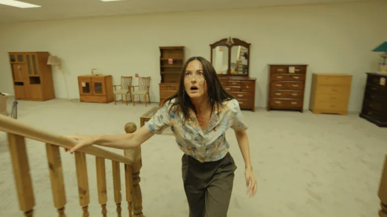 Mary est perdue et effrayée dans les Backrooms
