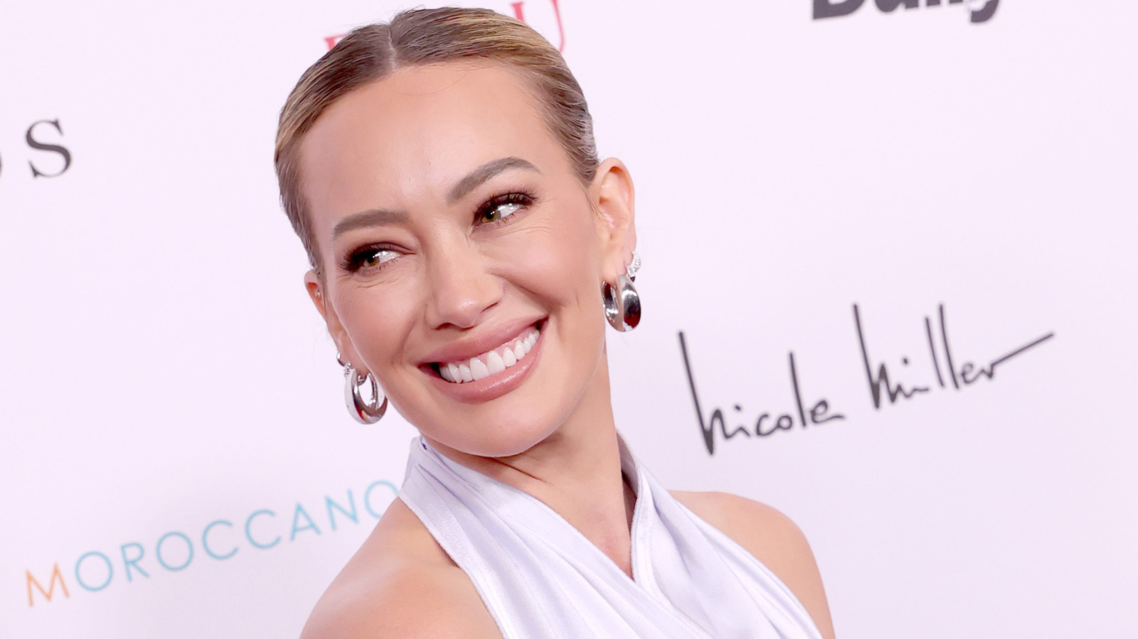 Comment la maternité a aidé à recadrer les sentiments d'Hilary Duff à propos de son corps
