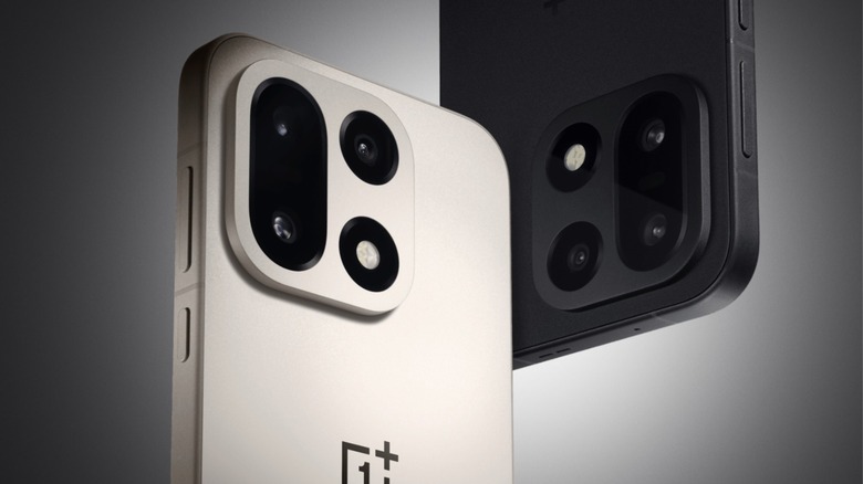 Le OnePlus 15, avec son réseau de caméras clairement visible