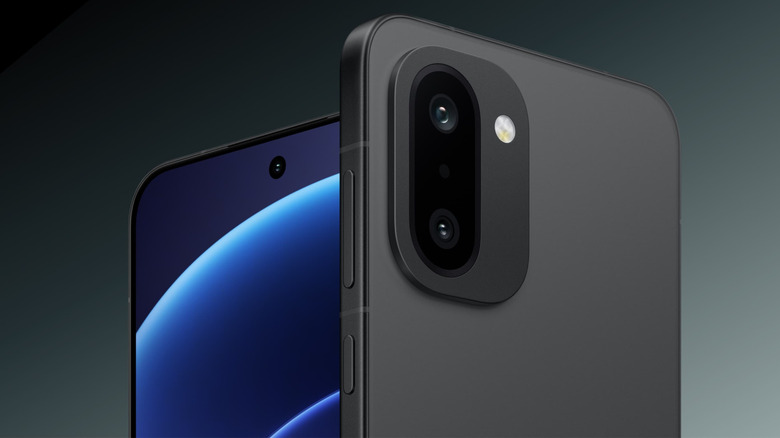 Le OnePlus 15R vu dans une image de presse avec son réseau de caméras arrière visible