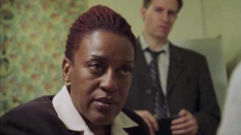 The Shield - Claudette et Dutch interrogent un suspect