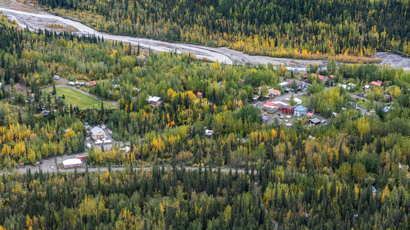 La ville en grande partie abandonnée de l'Alaska se sent figée dans le temps au sein du plus grand parc national des États-Unis