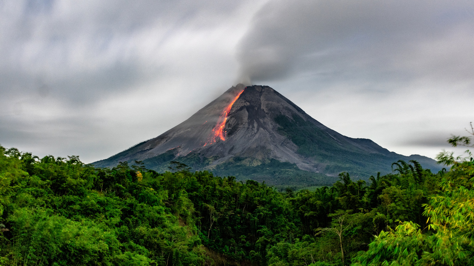 Ni la Terre, ni Vénus : cette planète possède le plus grand volcan du système solaire
