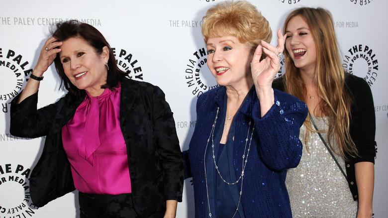 Debbie Reynolds, Carrie Fisher et Billie Lourd assistent au Paley Center & TCM présentent l'exposition de souvenirs hollywoodiens de Debbie Reynolds, juin 2011