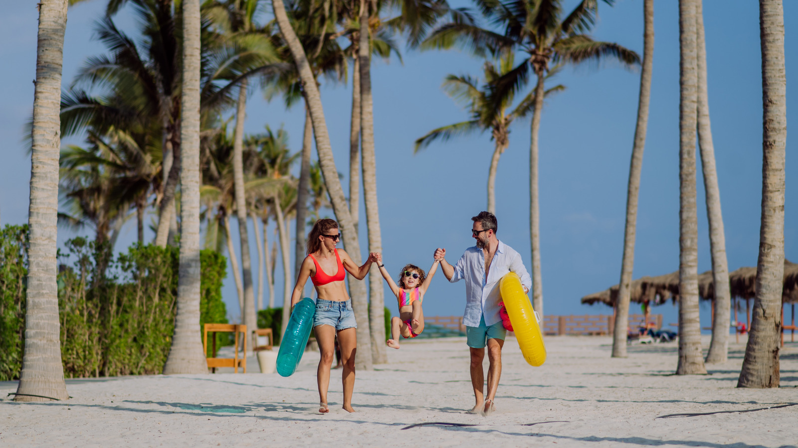 L'une des îles familiales des Caraïbes offre des aventures sur les récifs et des plages poudreuses