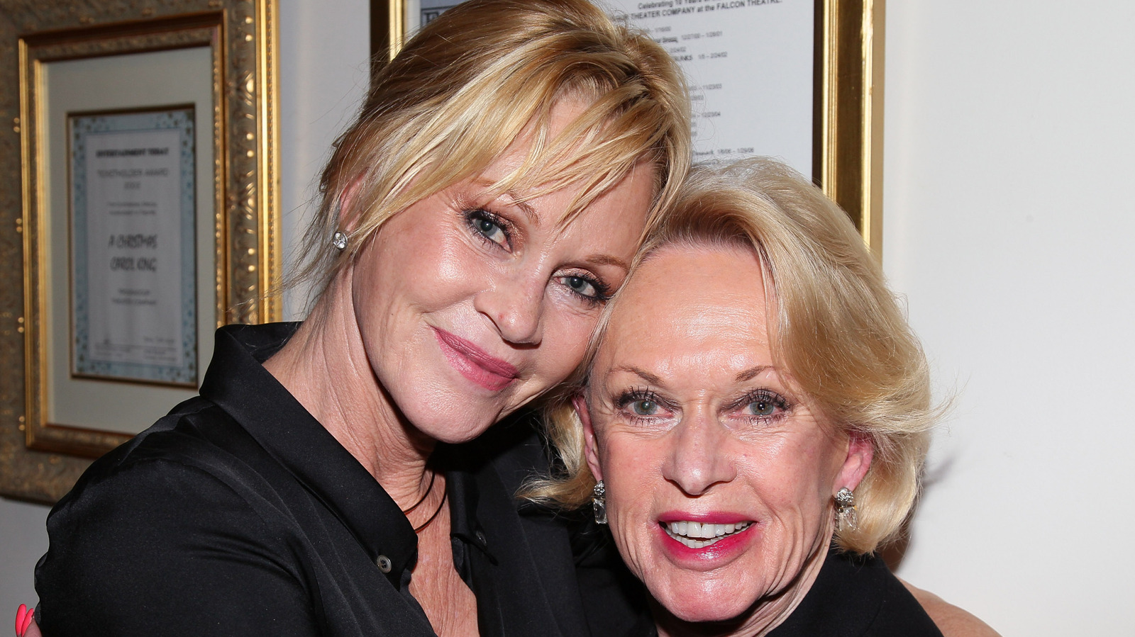 10 fois où Melanie Griffith a fait l’éloge de sa mère « fougueuse » Tippi Hedren sur les réseaux sociaux