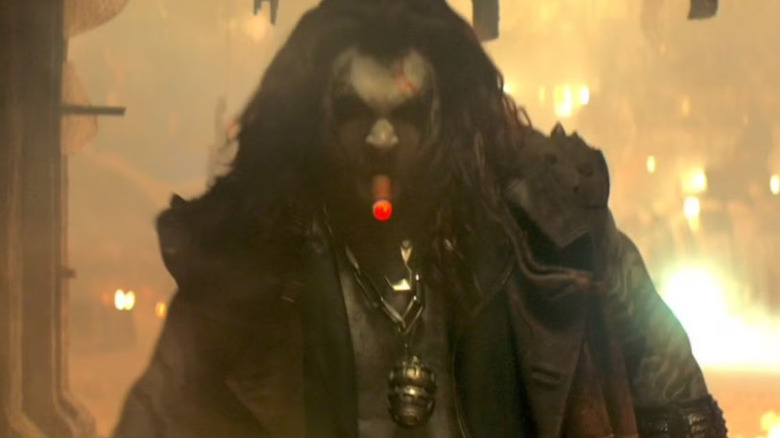 Lobo a un cigare dans Supergirl