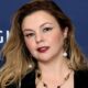 Amber Tamblyn accueille sa transformation de cheveux gris à bras ouverts