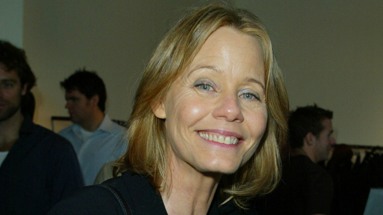 Susan Dey souriant alors qu'elle est photographiée lors d'un événement Shop To Show Your Support