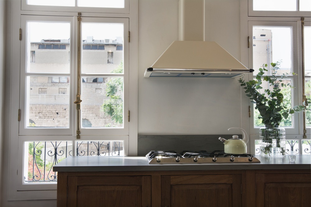 Hotte aspirante : l'équipement qui change tout dans une cuisine moderne