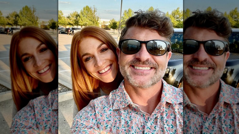 Jenn et Mike Todryk sourient pour un selfie