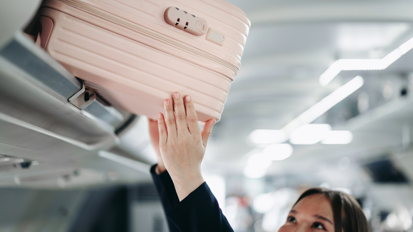 Suivez cette règle simple d’étiquette en avion pour éviter les drames des poubelles