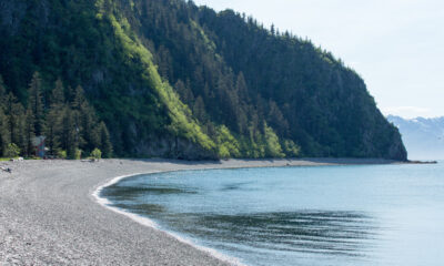 L'île isolée de l'Alaska offre du kayak serein, des aventures en plein air et une faune époustouflante